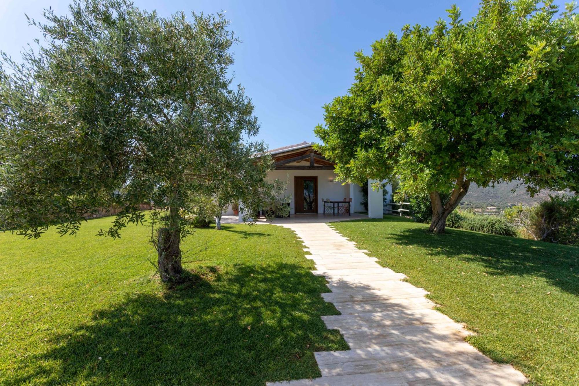 Villa Alba Esclusiva Villa Con Piscina A Sfioro E Vista Mozzafiato Sul Mare Cugnana Kültér fotó