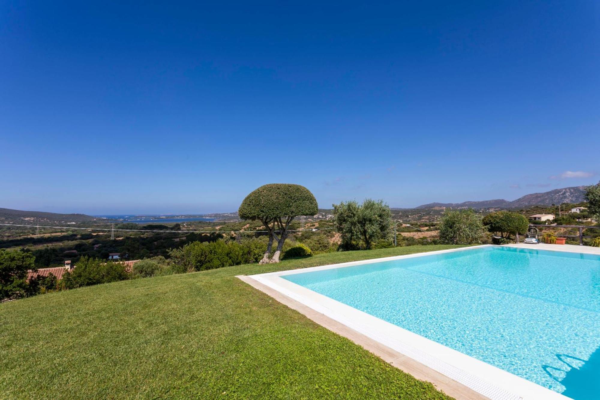 Villa Alba Esclusiva Villa Con Piscina A Sfioro E Vista Mozzafiato Sul Mare Cugnana Kültér fotó