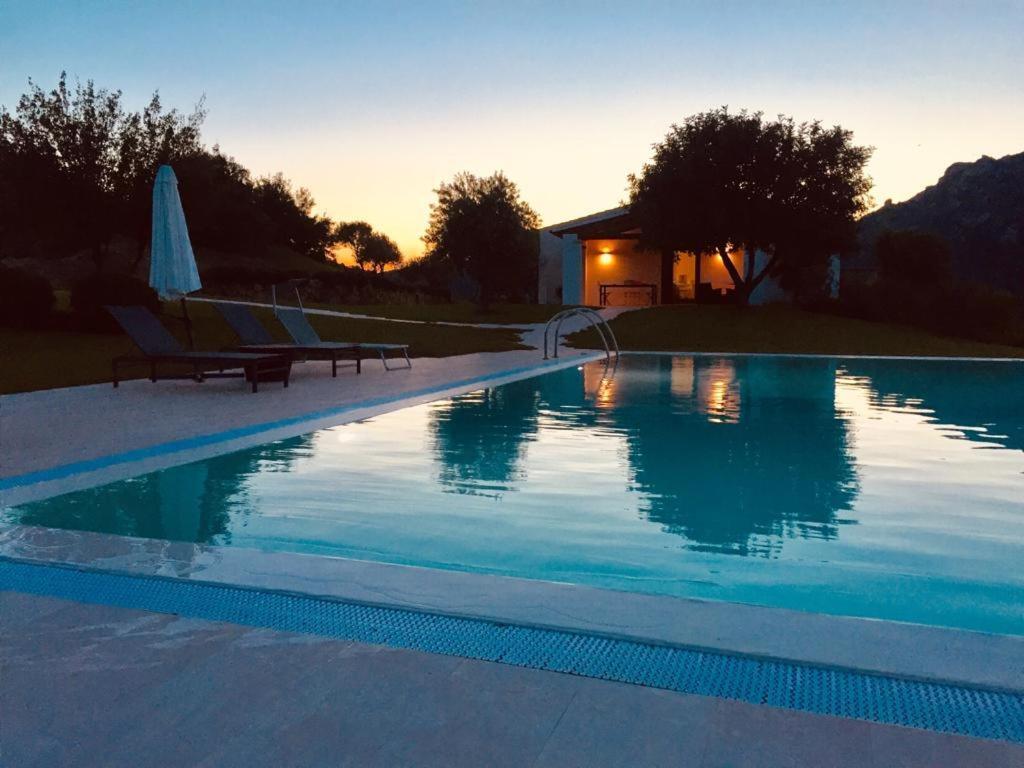 Villa Alba Esclusiva Villa Con Piscina A Sfioro E Vista Mozzafiato Sul Mare Cugnana Kültér fotó